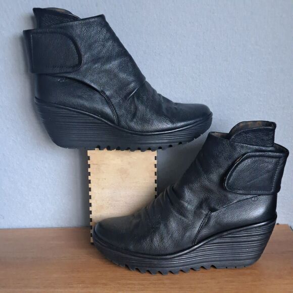 Fly London Yegi Wedge Ankle Booties Women’s 39 8.5 Black Leather Platform Shoes - Picture 4 of 12